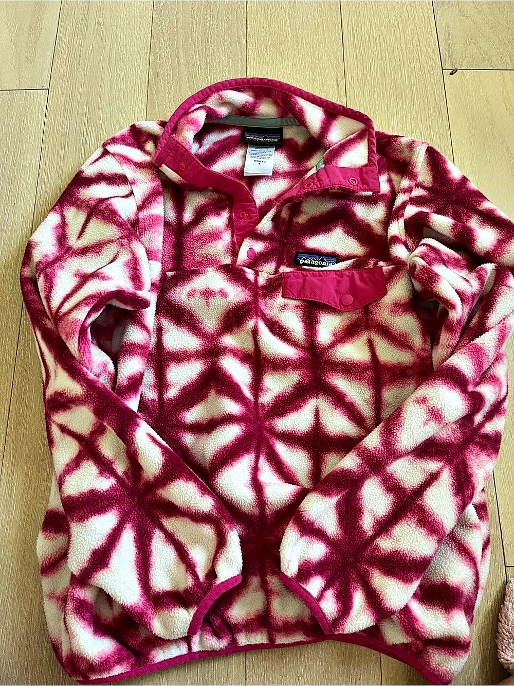 Patagonia Women'Small Lightweight Synchilla Snap-T Fleece Pullover Pink & White